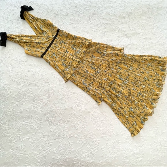NWOT Lulus Such Sophistication Yellow Floral Print Pleated Maxi Dress Xsmall - Picture 6 of 12